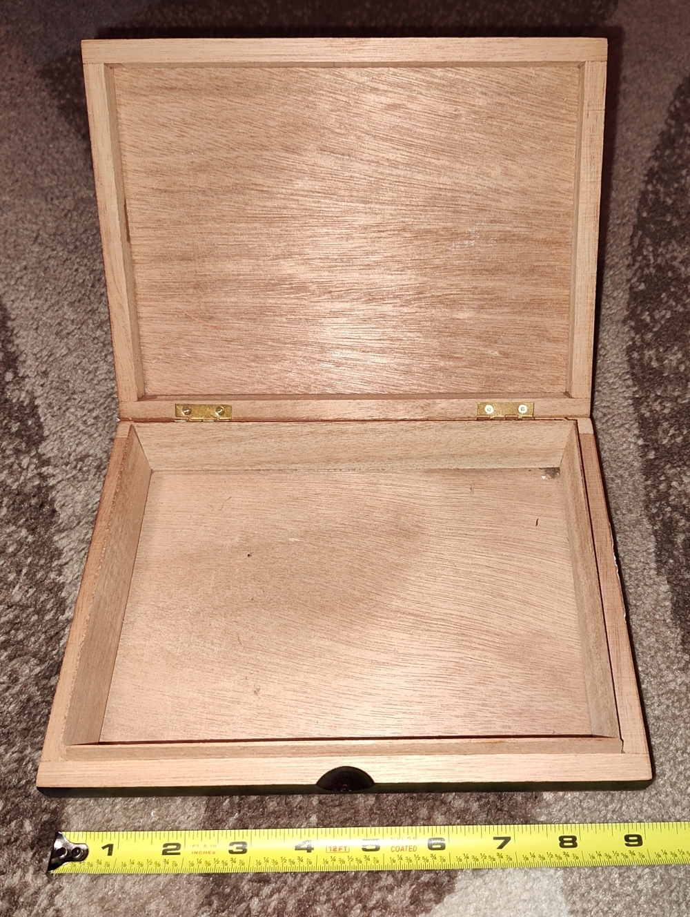 Beautiful Dark Finished Wooden 20 Cigar Box (Store Left Over)